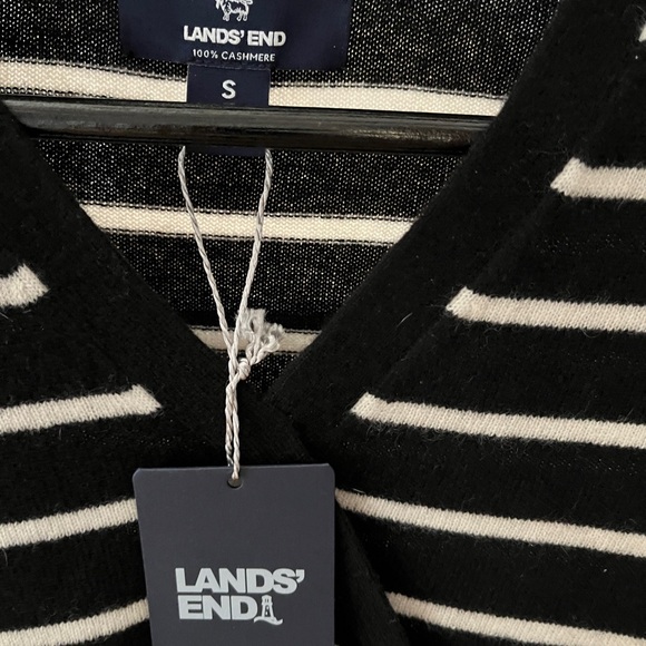 NWT CASHMERE Lands' End women Black and White V-Neck Sweater - Picture 2 of 8